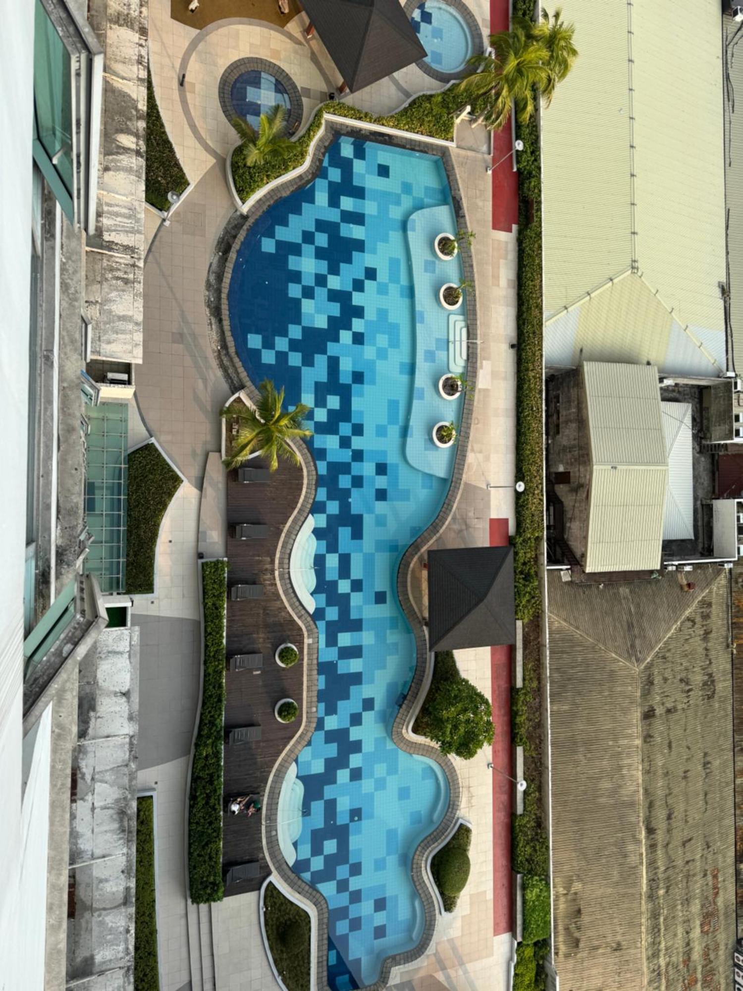 Beacon Makati Condo Free Pool Access Free Wifi 100Mbps & Free Netflix Manille Extérieur photo