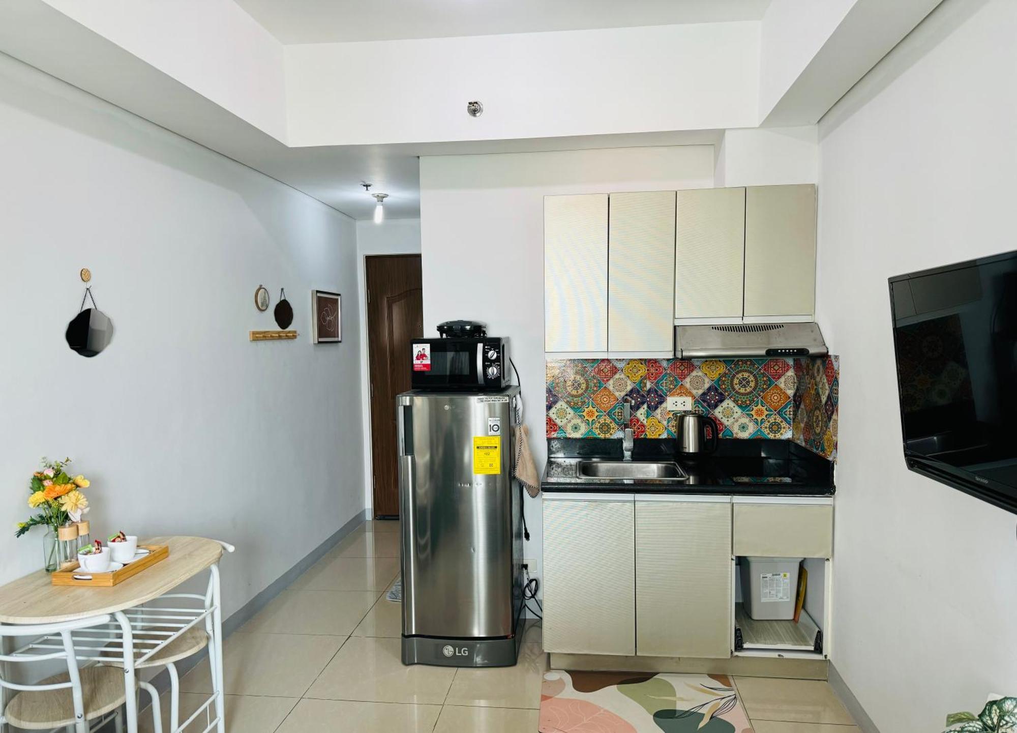 Beacon Makati Condo Free Pool Access Free Wifi 100Mbps & Free Netflix Manille Extérieur photo